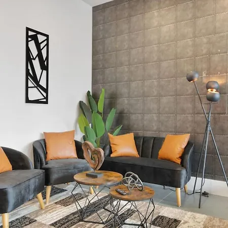 Deluxe Open Concept Loft With Rooftop & Shore Nearby At 
